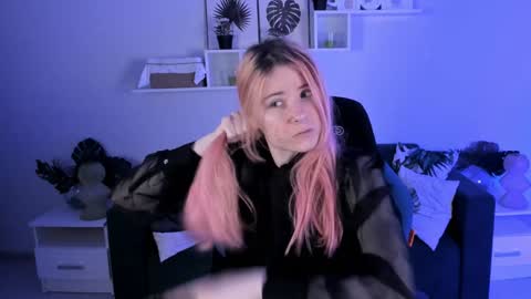 Snapshot of lexiwenford chatting on January 2025 02:49:02 AM Lexi Wenford NO NUDE GODDESS online show from January 2025 02:49:02 AM