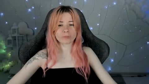 Snapshot of lexiwenford chatting on January 2025 02:43:01 AM Lexi Wenford NO NUDE GODDESS online show from January 2025 02:43:01 AM