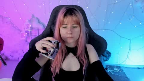 Snapshot of lexiwenford chatting on February 2025 02:49:02 AM Lexi Wenford NO NUDE GODDESS online show from February 2025 02:49:02 AM