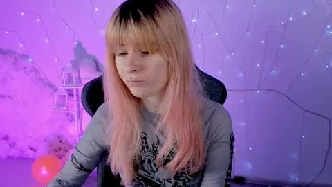 Snapshot of lexiwenford chatting on February 2025 02:45:01 AM Lexi Wenford NO NUDE GODDESS online show from February 2025 02:45:01 AM