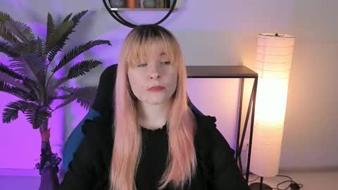 Snapshot of lexiwenford chatting on February 2025 05:54:02 AM Lexi Wenford NO NUDE GODDESS online show from February 2025 05:54:02 AM