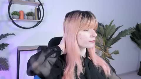 Snapshot of lexiwenford chatting on February 2025 05:53:01 AM Lexi Wenford NO NUDE GODDESS online show from February 2025 05:53:01 AM