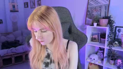 Snapshot of lexiwenford chatting on March 2025 08:46:01 AM Lexi Wenford NO NUDE GODDESS online show from March 2025 08:46:01 AM