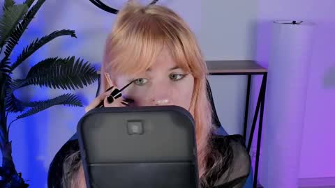 Snapshot of lexiwenford chatting on March 2025 06:12:02 AM Lexi Wenford NO NUDE GODDESS online show from March 2025 06:12:02 AM