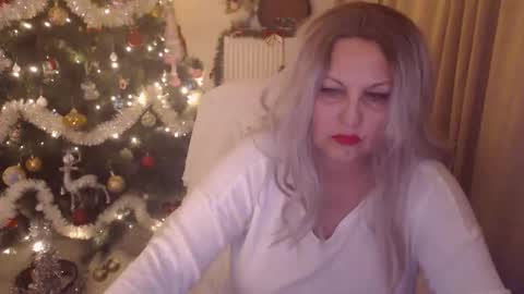 Snapshot of lexxa_blond chatting on December 2025 10:27:02 PM Hannah online show from December 2025 10:27:02 PM