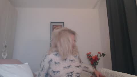 Snapshot of lexxa_blond chatting on February 2026 01:20:02 AM Hannah online show from February 2026 01:20:02 AM