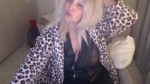 Snapshot of lexxa_blond chatting on April 2026 12:57:01 AM Hannah online show from April 2026 12:57:01 AM