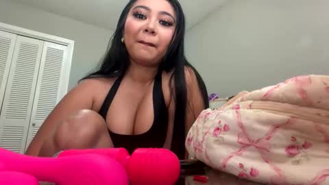 Snapshot of lexymexy22 chatting on April 2026 04:56:02 PM lexymexy22 online show from April 2026 04:56:02 PM