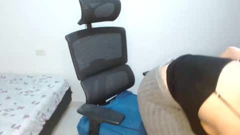 Snapshot of leydy_day chatting on November 2025 04:09:01 PM leydy_day online show from November 2025 04:09:01 PM