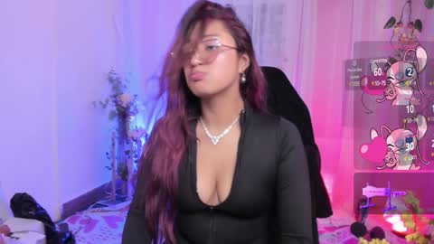 Snapshot of leyla_collins chatting on December 2024 08:17:02 AM online show from December 2024 08:17:02 AM