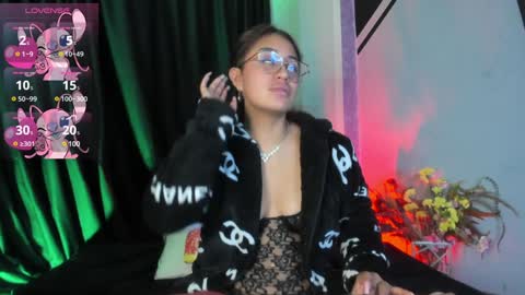 Snapshot of leyla_collins chatting on January 2025 08:13:02 AM online show from January 2025 08:13:02 AM