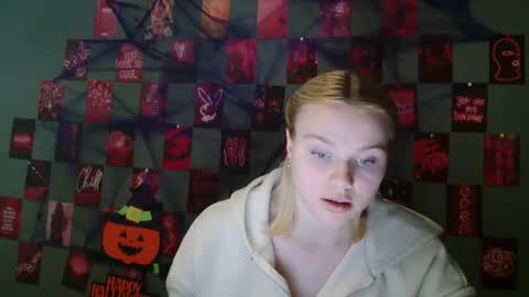 Leyla online show from October 2025 06:57:02 AM