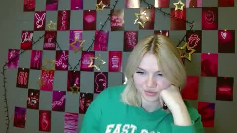 Leyla online show from December 2025 07:06:01 AM