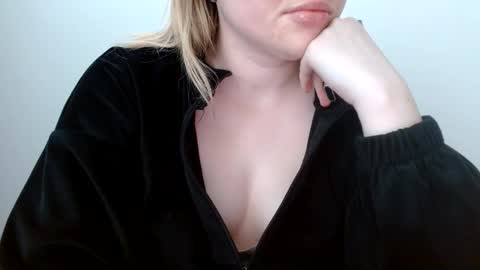 Leyla online show from June 2026 06:05:02 AM