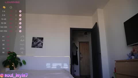 Leyla ly Ill be here Tuesday Thursday Friday Saturday Sunday online show from October 2025 05:10:01 AM