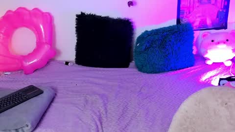 Snapshot of leyla_miller_ chatting on June 2026 04:23:01 PM Leyla Miller online show from June 2026 04:23:01 PM