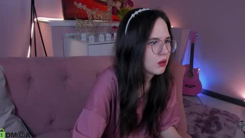 Snapshot of leylamirage chatting on February 2026 12:15:01 PM leylamirage online show from February 2026 12:15:01 PM