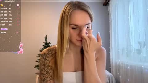 Mia online show from January 2026 12:44:02 PM