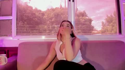 LEZY online show from October 2025 01:50:01 PM