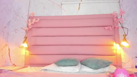 LEZY online show from October 2025 07:34:01 PM