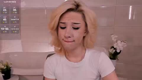 Snapshot of lezy_liza chatting on September 2025 04:34:02 AM Lisa online show from September 2025 04:34:02 AM