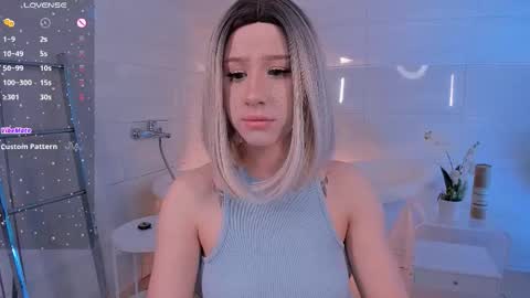 Snapshot of lezy_liza chatting on November 2025 03:49:02 AM Lisa online show from November 2025 03:49:02 AM