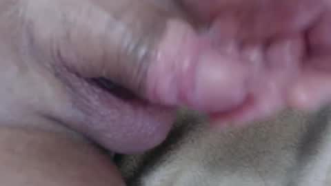 Snapshot of lezzie_lover chatting on January 2025 03:05:01 AM Lezzie Lover online show from January 2025 03:05:01 AM