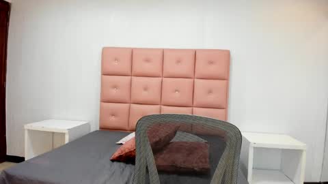 lhiamfitt online show from December 2024 07:11:01 PM