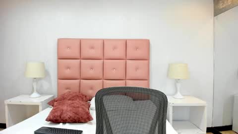 lhiamfitt online show from December 2024 03:26:01 PM