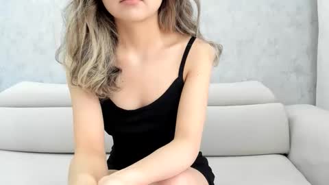 LEANNAA online show from February 2026 05:03:02 AM