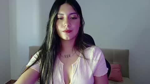 Lia  online show from April 2026 10:22:02 PM