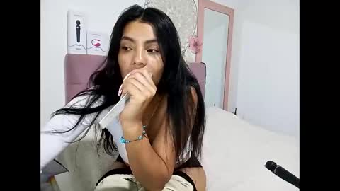 Lia online show from January 2026 07:02:01 AM