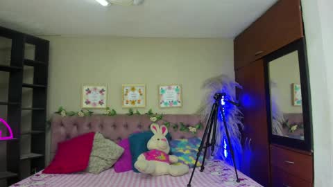 lia online show from February 2025 08:24:01 PM