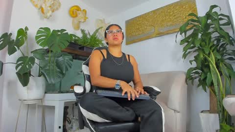 lia_lovelly online show from April 2026 08:10:02 PM