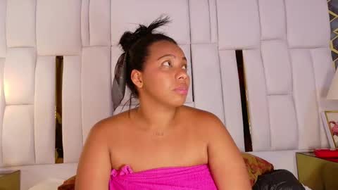 Snapshot of lia_mariana chatting on October 2025 02:45:01 AM lia_mariana online show from October 2025 02:45:01 AM