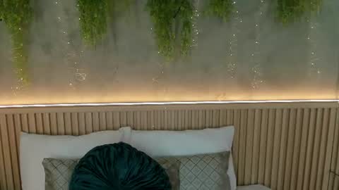 lia_montclair online show from July 2026 12:00:02 PM