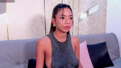 Lia Pascal  online show from November 2025 11:09:02 AM