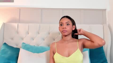 Lia Pascal  online show from December 2025 11:30:02 AM