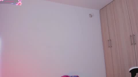 Little Queen Lia  online show from February 2025 11:55:02 PM