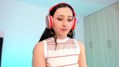 Little Queen Lia  online show from February 2025 07:38:02 PM