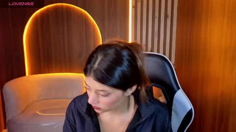 Snapshot of lia_queen_tx chatting on May 2026 03:15:02 AM Online 1400 - 2100 online show from May 2026 03:15:02 AM