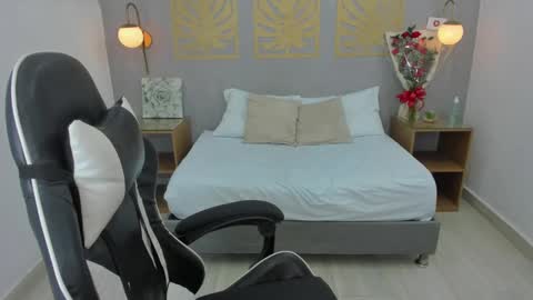 Lia  online show from March 2025 02:09:02 AM