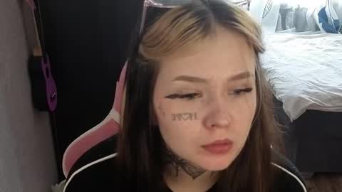 liaa_li online show from May 2026 05:57:02 AM