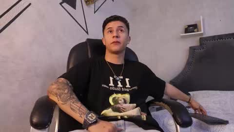 Liam Smith online show from November 2025 12:38:01 PM