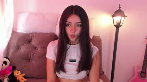 Lia 3 online show from February 2026 05:20:01 PM