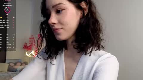 Lia  online show from March 2026 10:40:01 AM