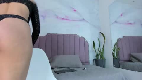 liaguzman online show from September 2025 03:17:01 AM