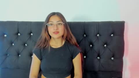 Liah  online show from November 2025 08:29:01 PM