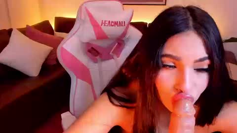 Liah online show from September 2025 01:06:02 AM