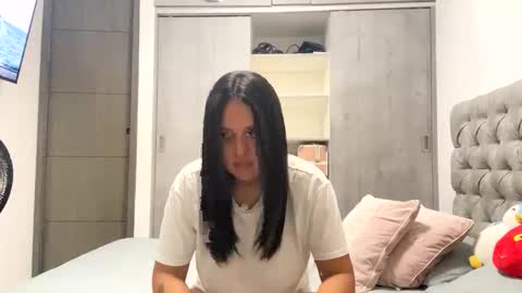 Lian  online show from November 2025 02:32:02 AM